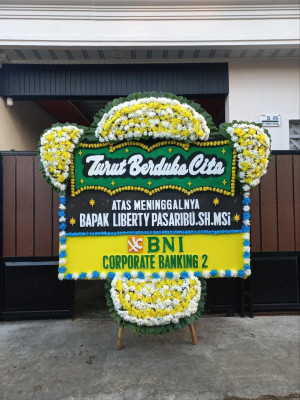 Papan Bunga Duka di Kamal Muara
