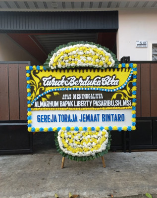 Papan Bunga Duka di Kamal Muara