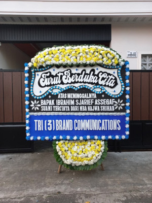 Papan Bunga Duka di Kamal Muara